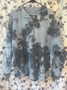Victorias Secret Pink NWT Varsity Tie Dye Blue Quarter Zip Sweatershirt
